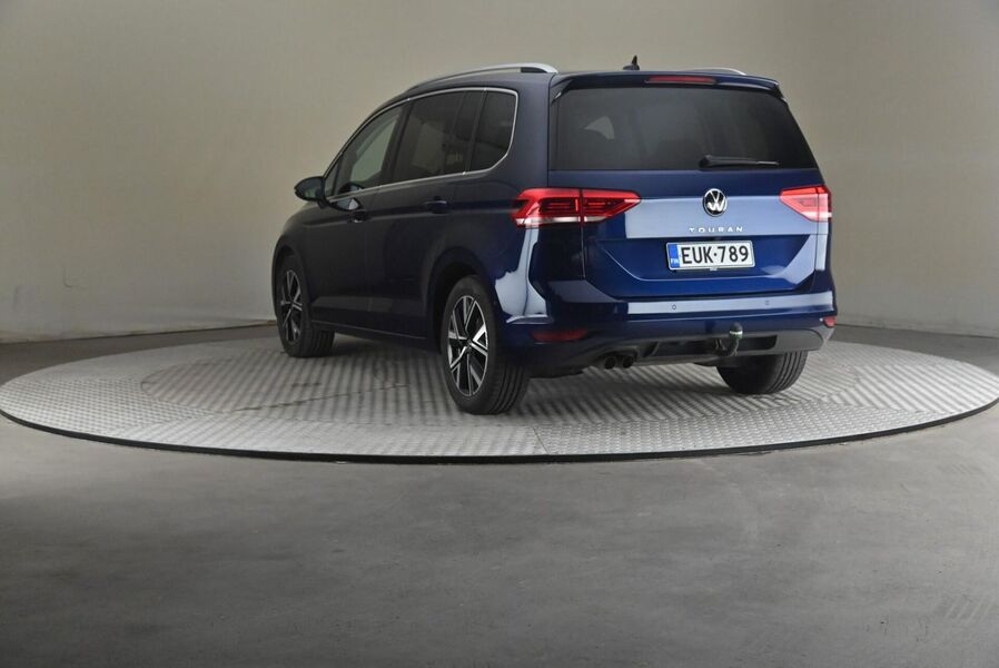 Volkswagen Touran vaihtoauto