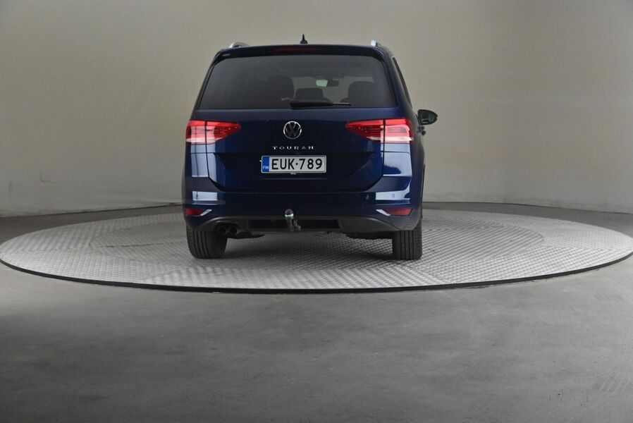 Volkswagen Touran vaihtoauto