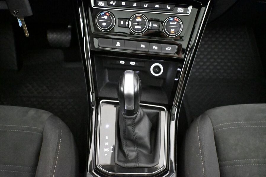 Volkswagen Touran vaihtoauto