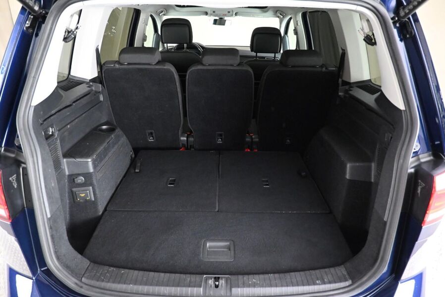 Volkswagen Touran vaihtoauto