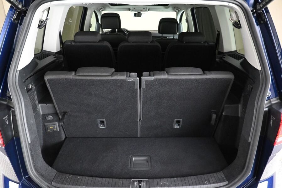 Volkswagen Touran vaihtoauto