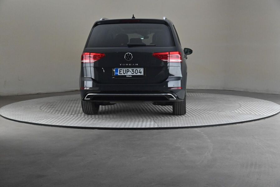 Volkswagen Touran vaihtoauto