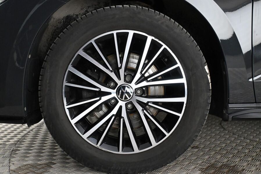 Volkswagen Touran vaihtoauto