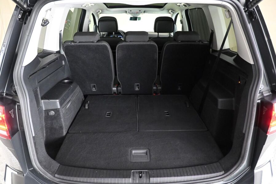 Volkswagen Touran vaihtoauto