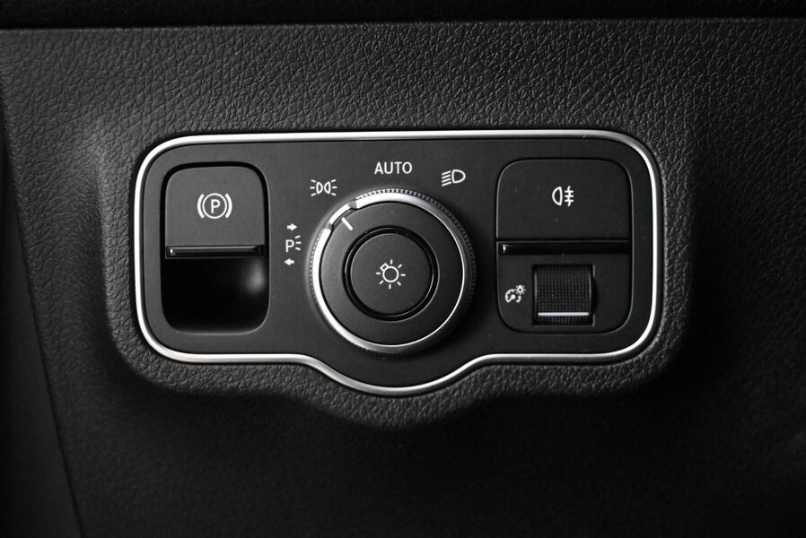 Mercedes-Benz EQB vaihtoauto