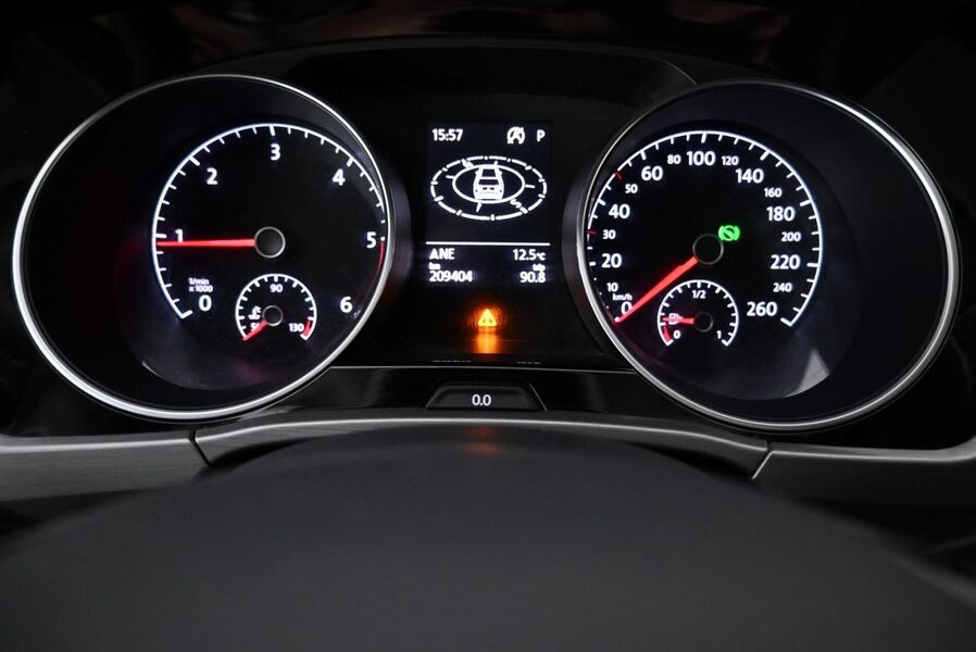 Volkswagen Touran vaihtoauto