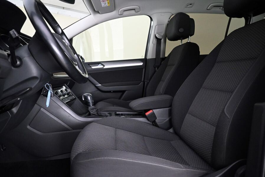 Volkswagen Touran vaihtoauto