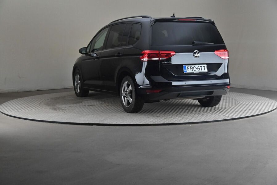 Volkswagen Touran vaihtoauto