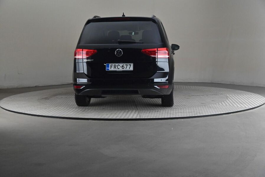 Volkswagen Touran vaihtoauto