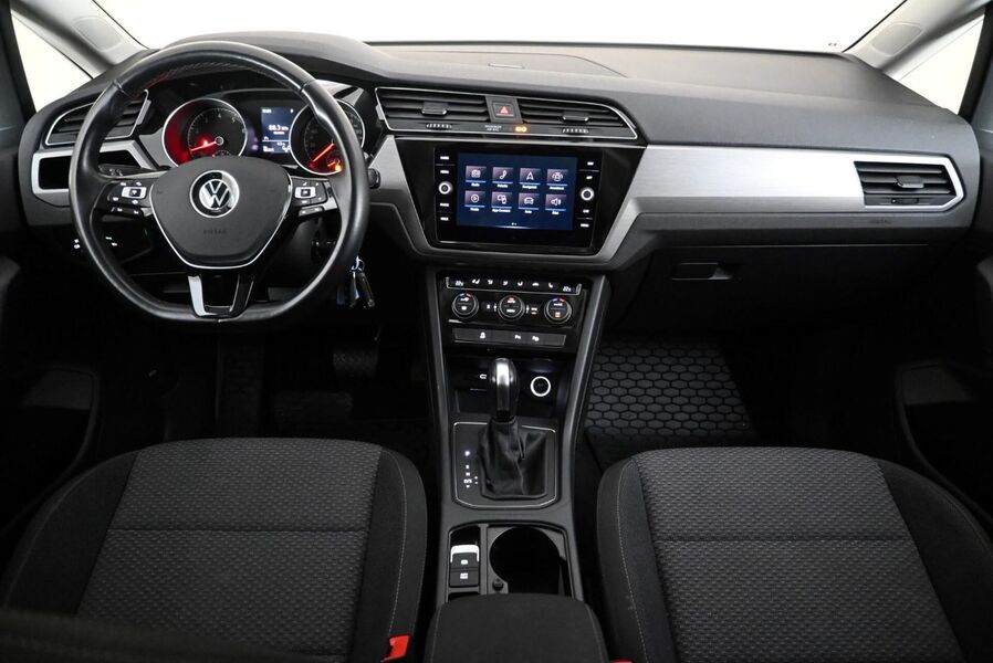 Volkswagen Touran vaihtoauto