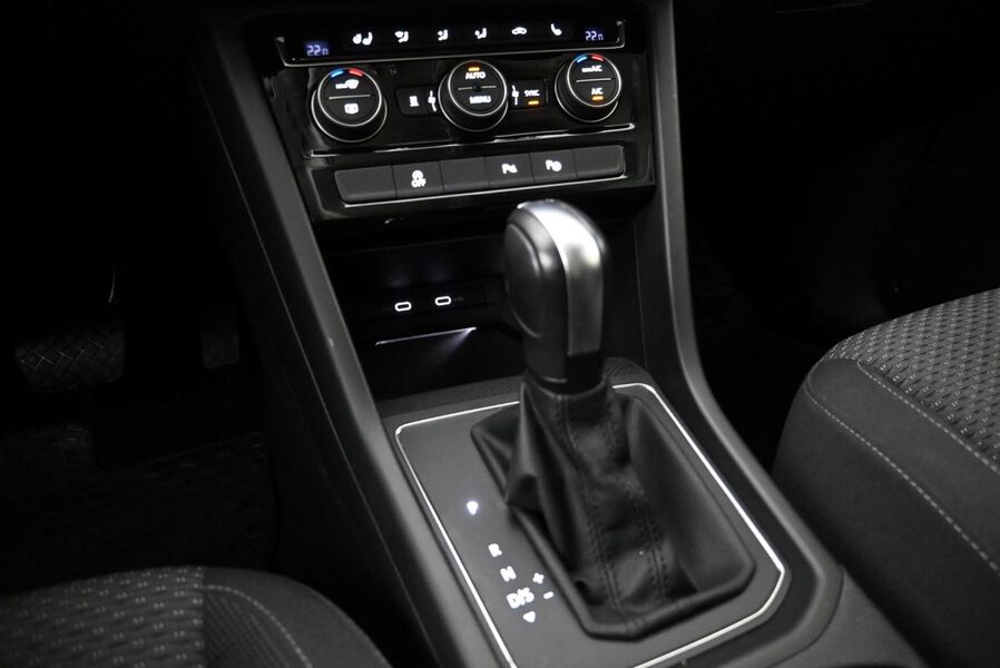 Volkswagen Touran vaihtoauto