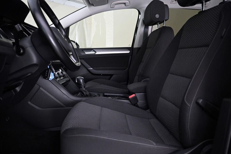 Volkswagen Touran vaihtoauto