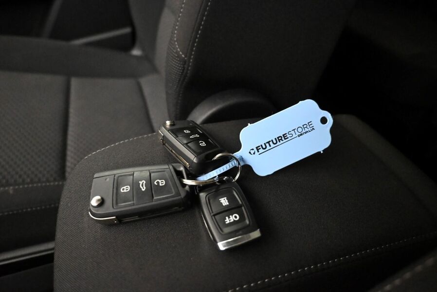 Volkswagen Touran vaihtoauto