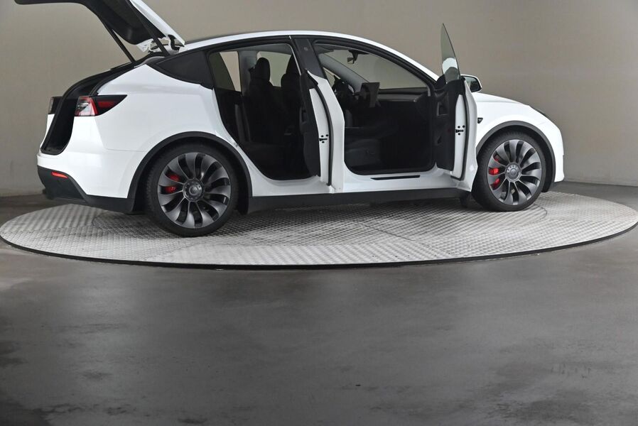 Tesla Model Y vaihtoauto