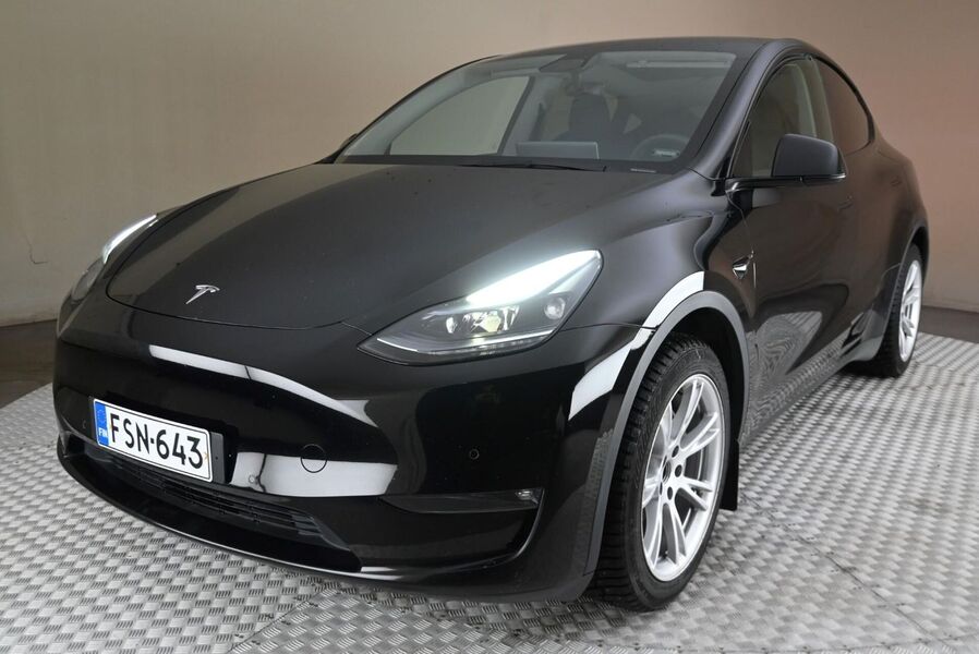 Tesla Model Y vaihtoauto