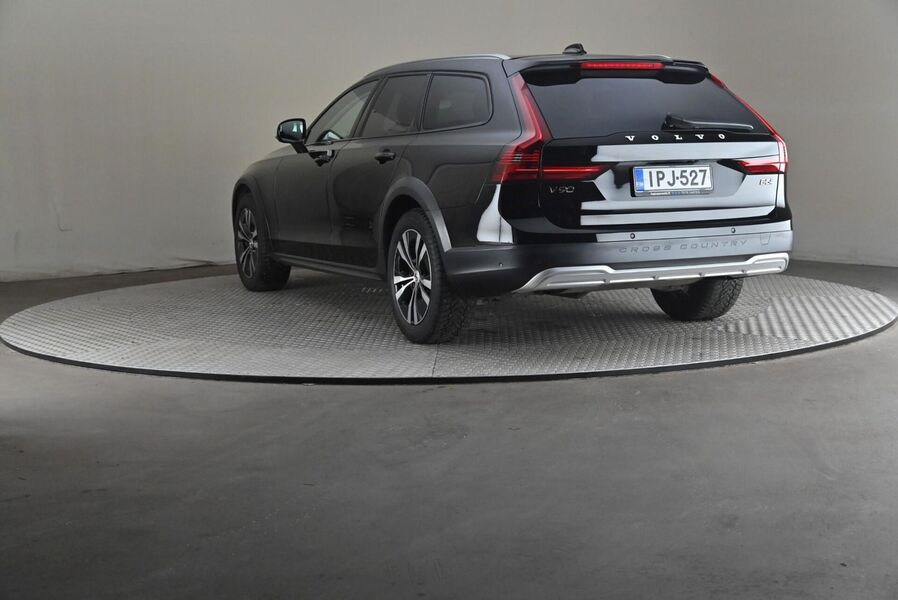 Volvo V90 Cross Country vaihtoauto