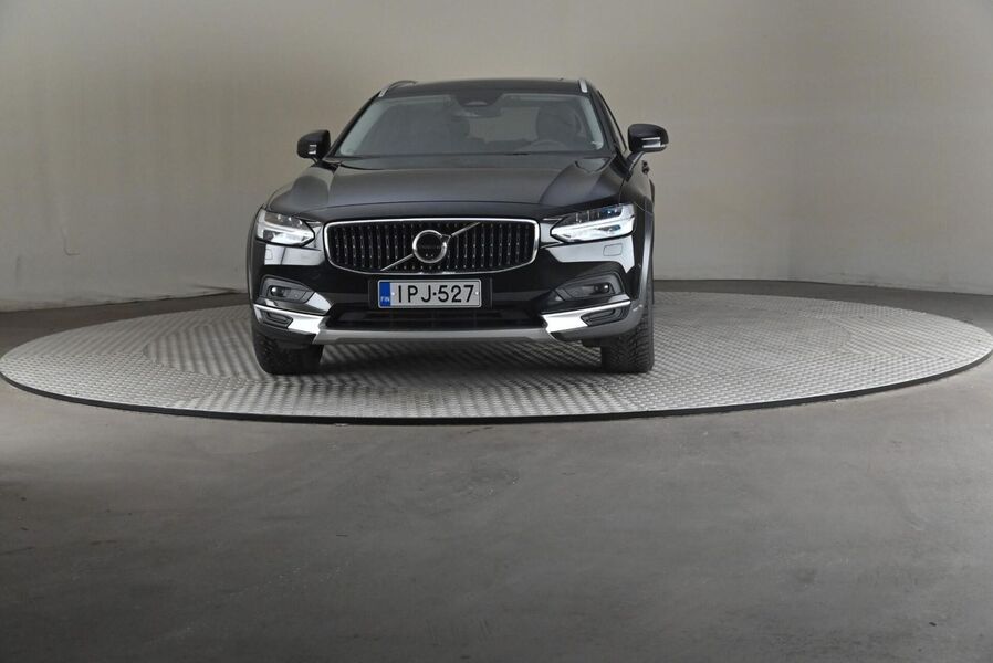 Volvo V90 Cross Country vaihtoauto