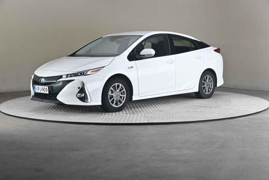 Toyota Prius Plug-in vaihtoauto