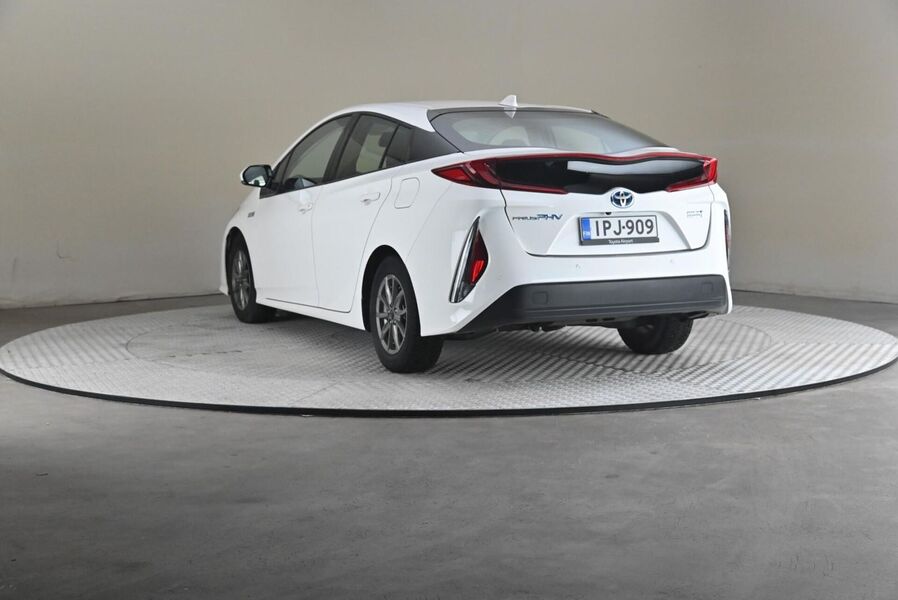 Toyota Prius Plug-in vaihtoauto