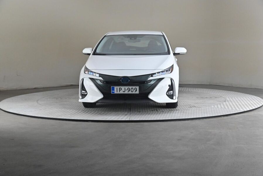 Toyota Prius Plug-in vaihtoauto