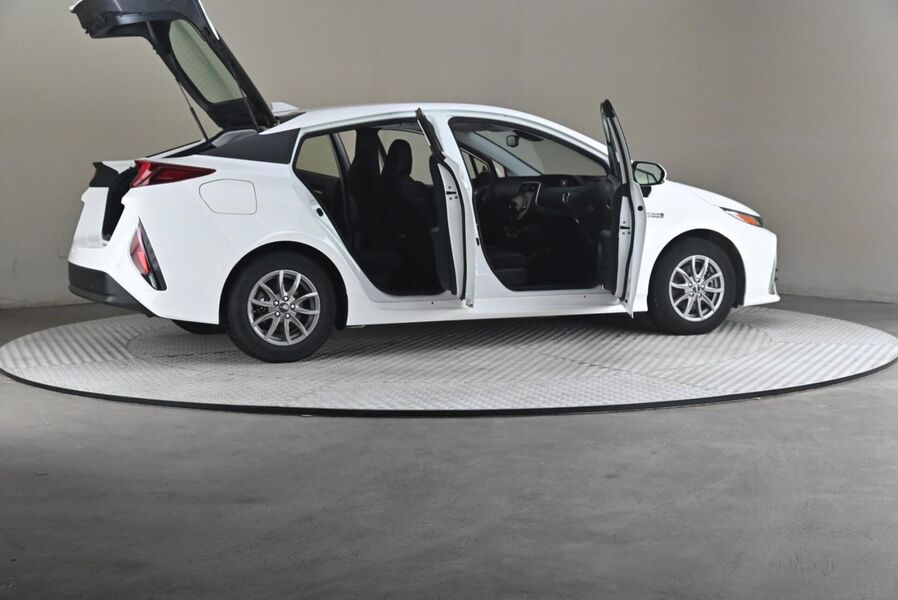 Toyota Prius Plug-in vaihtoauto