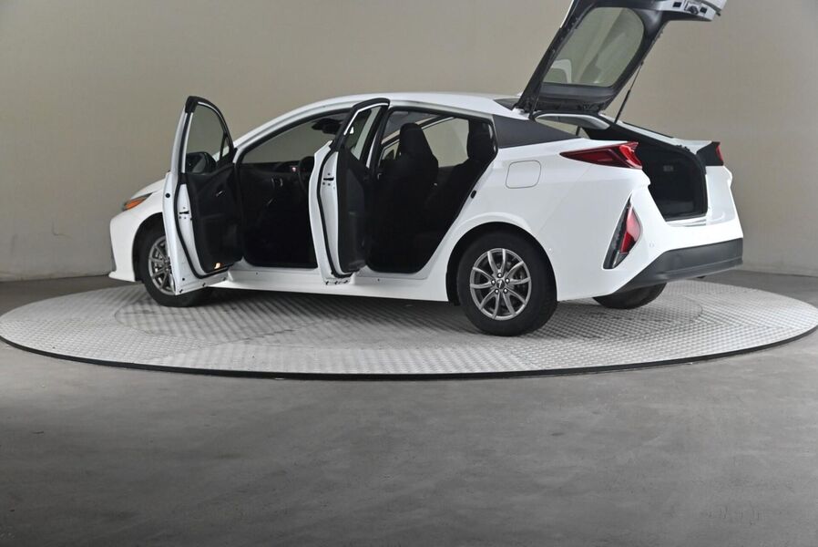 Toyota Prius Plug-in vaihtoauto