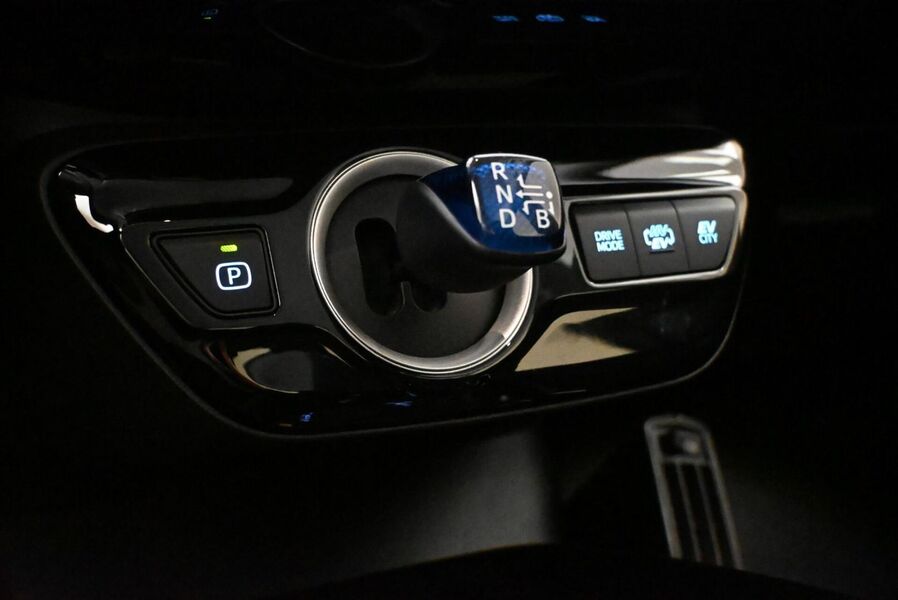 Toyota Prius Plug-in vaihtoauto