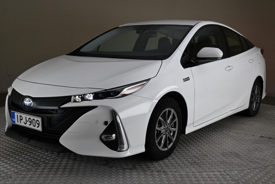 Toyota Prius Plug-in vaihtoauto