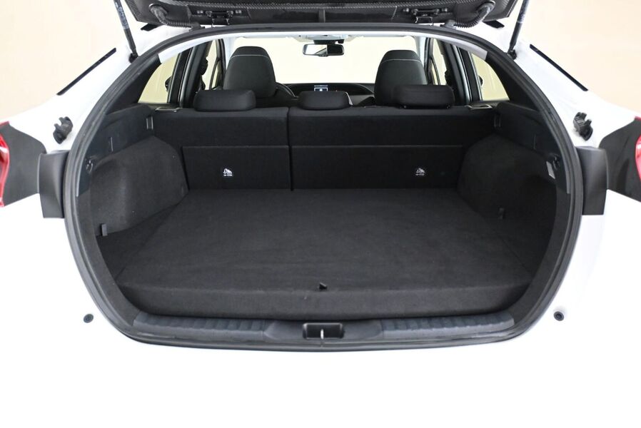 Toyota Prius Plug-in vaihtoauto