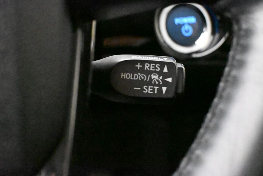 Toyota Prius Plug-in vaihtoauto