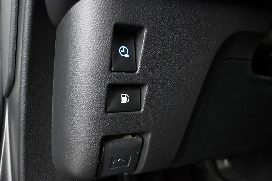 Toyota Prius Plug-in vaihtoauto