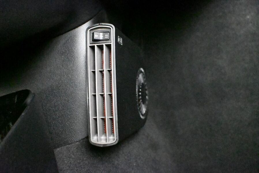 Toyota Prius Plug-in vaihtoauto