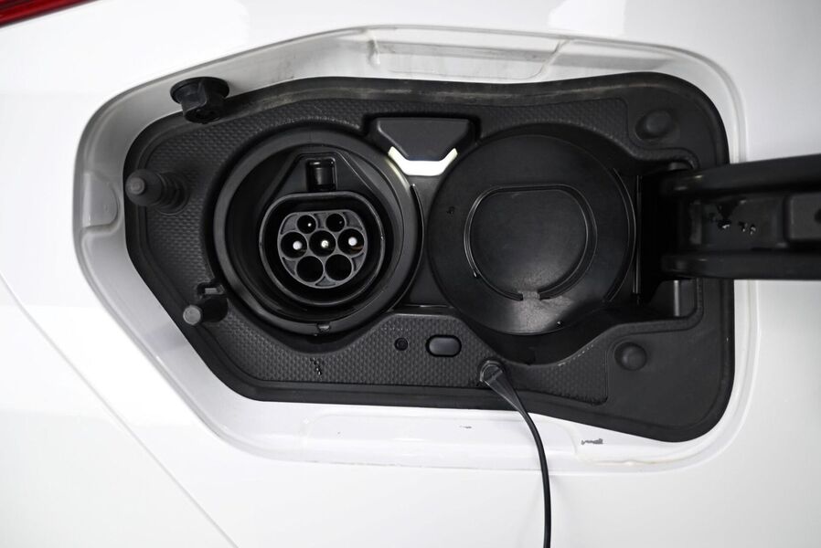 Toyota Prius Plug-in vaihtoauto