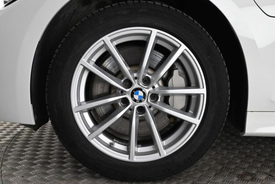 BMW 330 vaihtoauto