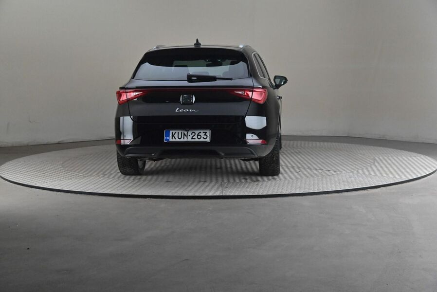 SEAT Leon Sportstourer vaihtoauto