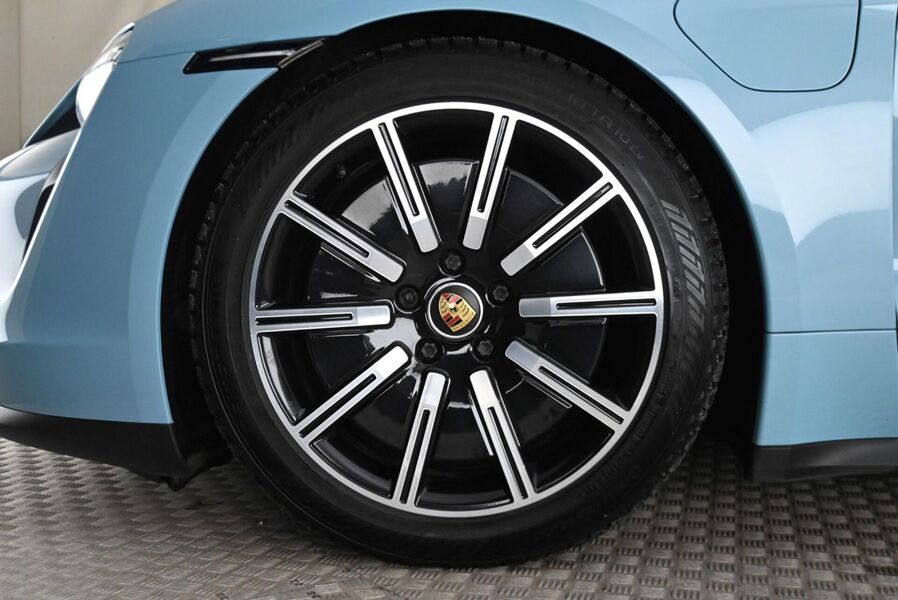 Porsche Taycan vaihtoauto