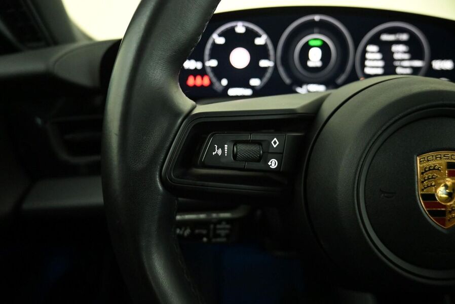 Porsche Taycan vaihtoauto