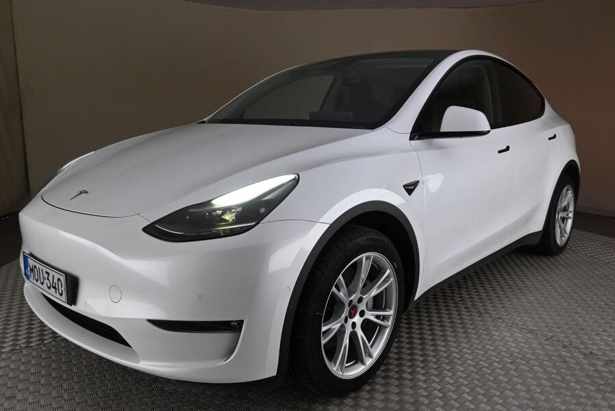 Tesla Model Y vaihtoauto