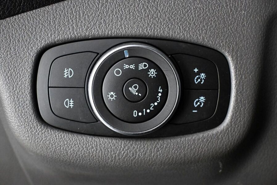 Ford Transit Connect vaihtoauto