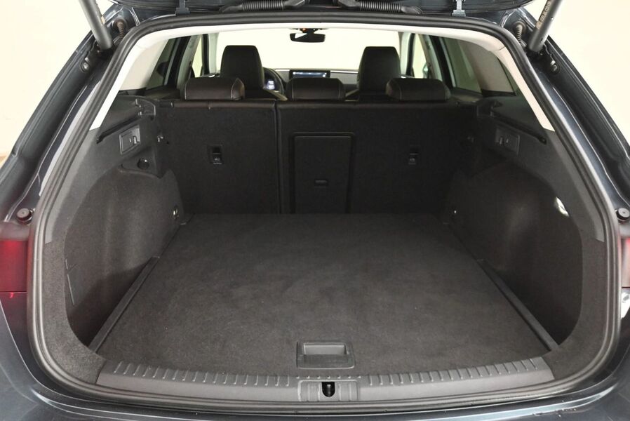 SEAT Leon Sportstourer vaihtoauto