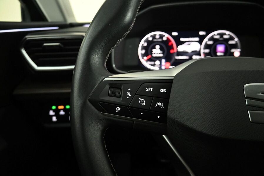 SEAT Leon Sportstourer vaihtoauto