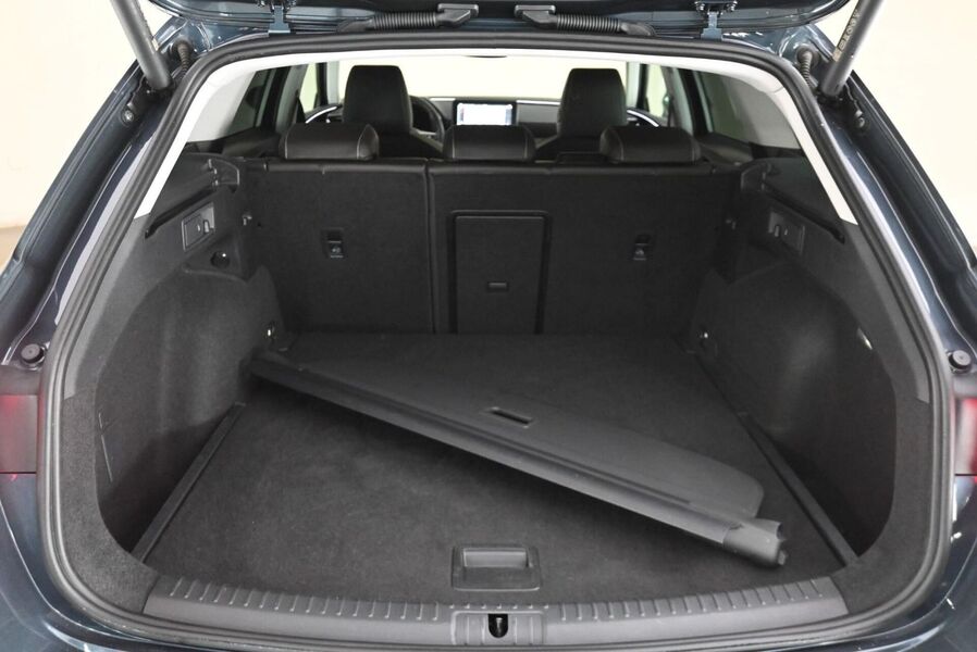 SEAT Leon Sportstourer vaihtoauto