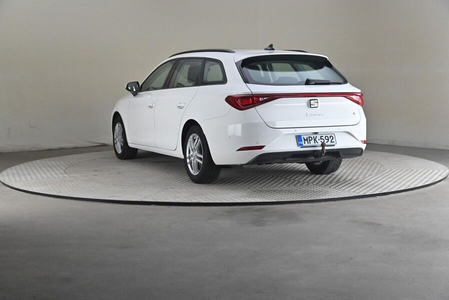 SEAT Leon Sportstourer vaihtoauto