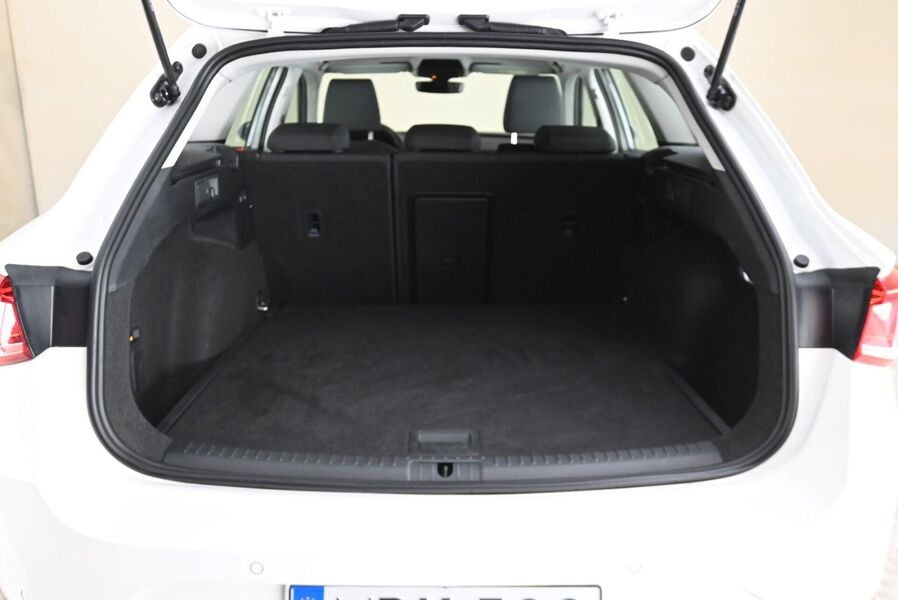 SEAT Leon Sportstourer vaihtoauto