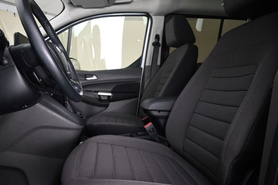 Ford Grand Tourneo Connect vaihtoauto