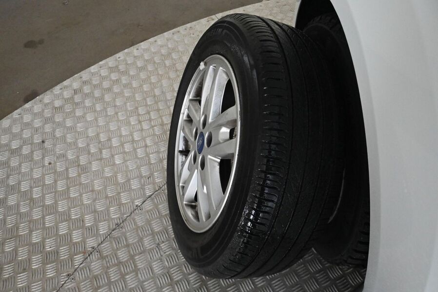 Ford Grand Tourneo Connect vaihtoauto