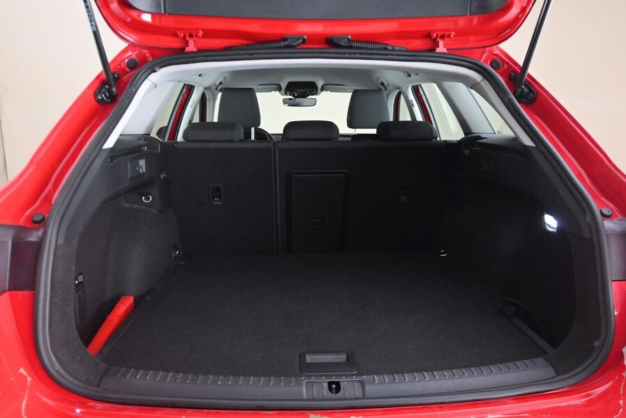 SEAT Leon Sportstourer vaihtoauto