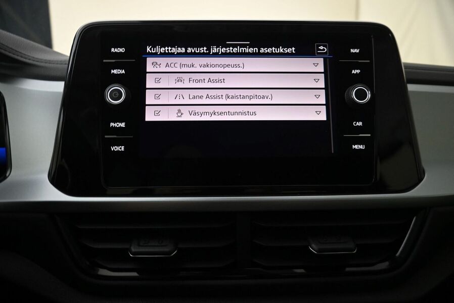 Volkswagen T-Roc vaihtoauto