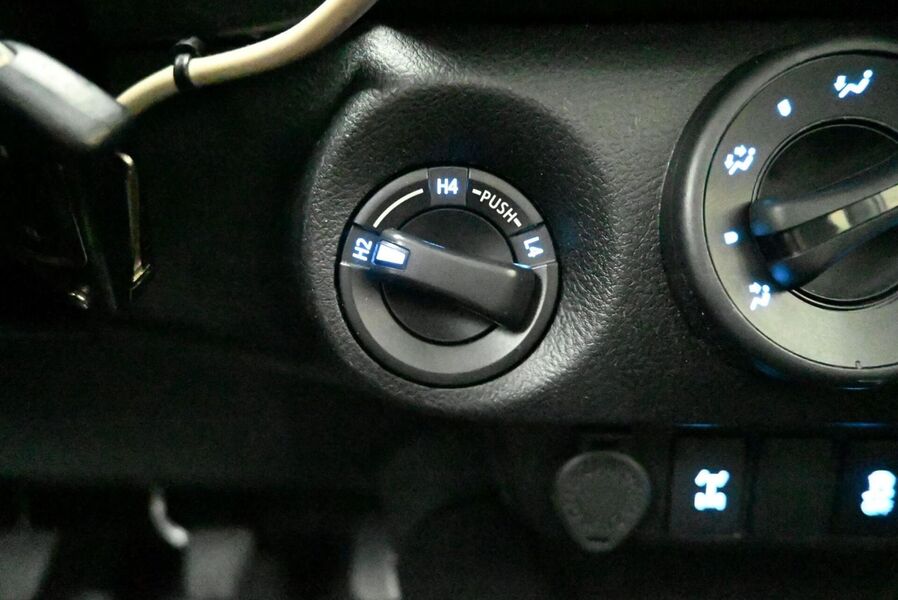 Toyota Hilux vaihtoauto