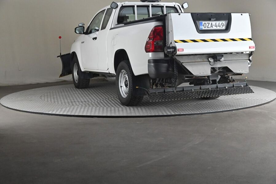 Toyota Hilux vaihtoauto